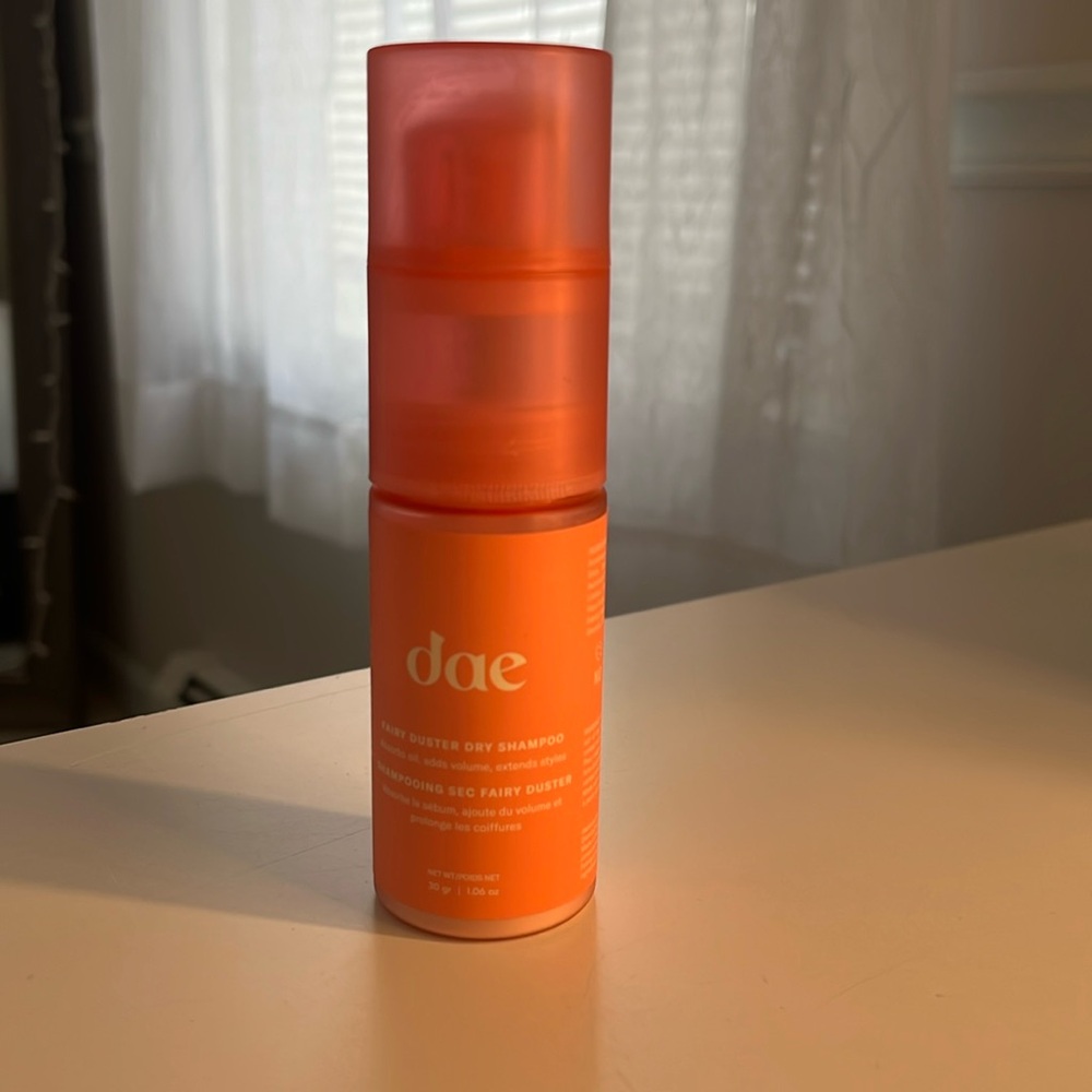 Dae fairy duster dry shampoo